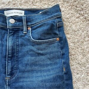 Denim Forum
The Lola High Rise Skinny 30L